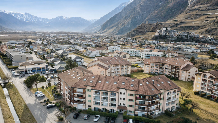 Attique en duplex – Le privilège d’un accès direct aux Bains de Saillon