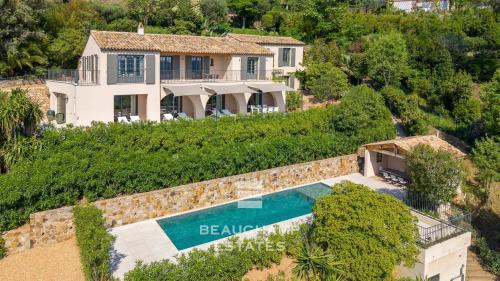 Villa néo-provençale avec vue panoramique  - Gassin