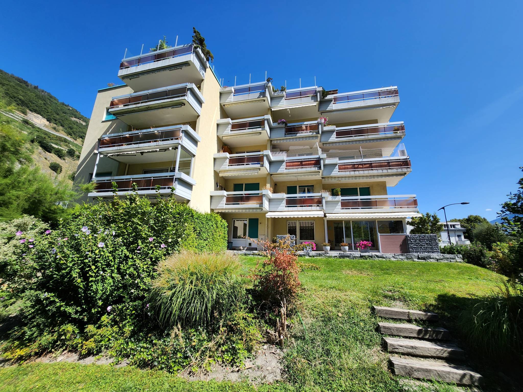 Très bel appartement traversant de 5.5 pièces