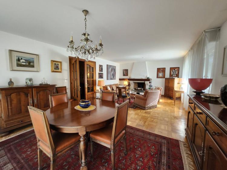 Très bel appartement traversant de 5.5 pièces