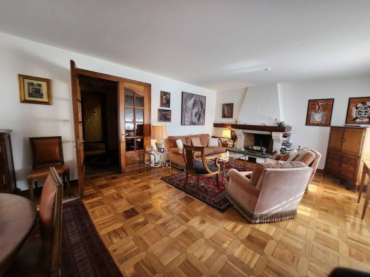 Très bel appartement traversant de 5.5 pièces