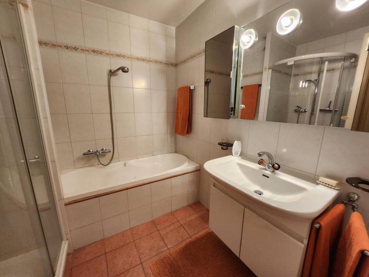 Très bel appartement traversant de 5.5 pièces